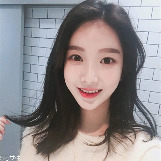 女生發(fā)質(zhì)軟適合什么發(fā)型？胖圓臉顯瘦發(fā)型參考