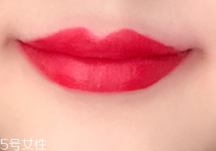 唇彩怎么涂？按照步驟涂抹