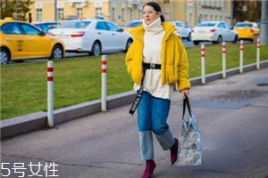 闊腿褲冬天怎么搭配？過一個(gè)時(shí)髦的冬天