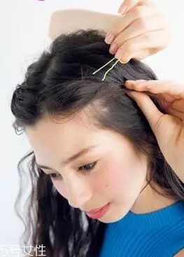 女生冬天長(zhǎng)發(fā)怎么編好看？長(zhǎng)發(fā)妹紙才懂得的痛