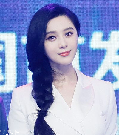 女生冬天長(zhǎng)發(fā)怎么編好看？長(zhǎng)發(fā)妹紙才懂得的痛