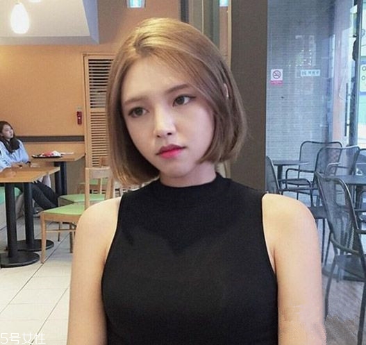小個子女生適合什么發(fā)型？蓬松隨意效果