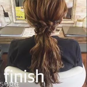 女生冬天長(zhǎng)發(fā)怎么編好看？長(zhǎng)發(fā)妹紙才懂得的痛