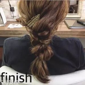 女生冬天長(zhǎng)發(fā)怎么編好看？長(zhǎng)發(fā)妹紙才懂得的痛
