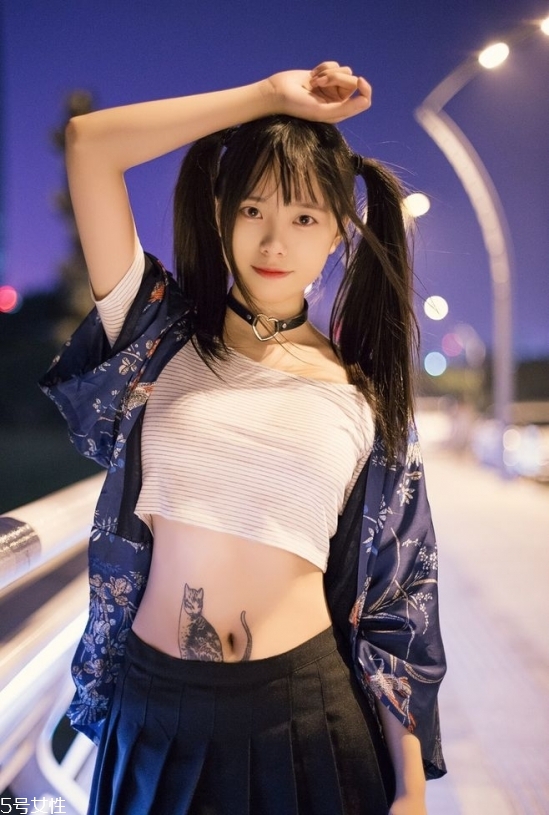 2018冬天流行什么發(fā)色？簡(jiǎn)單漂亮的披肩發(fā)