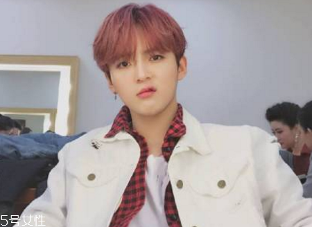 男生頭發(fā)稀疏適合什么發(fā)型？圓形劉海很好看