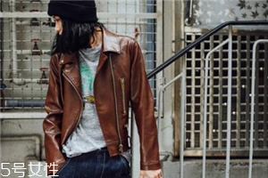 棕色皮衣怎么搭配？玩轉(zhuǎn)復(fù)古潮流風(fēng)