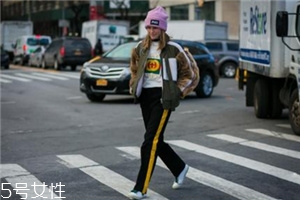 校服褲搭配什么鞋子？不同鞋子不同風(fēng)格