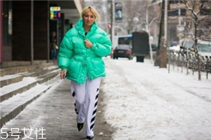 校服褲配什么上衣？舒適時(shí)尚兩不誤