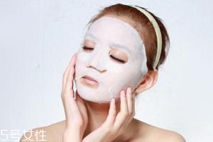 敷完面膜不能化妝嗎？立即化妝傷害大