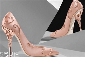ralph russo是什么檔次？動(dòng)人心弦的精美工藝