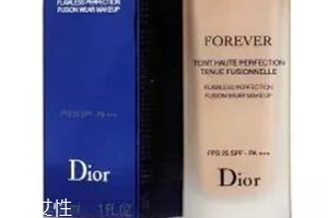 雅詩(shī)蘭黛和dior迪奧粉底液哪個(gè)好？