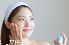 保濕爽膚水什么時(shí)候用？早中晚都必須用