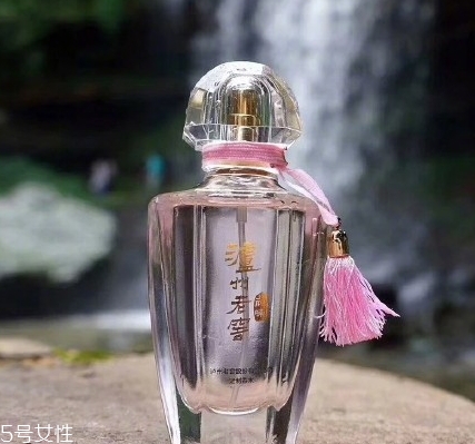 瀘州老窖香水什么味道？香調(diào)類似紀(jì)梵希