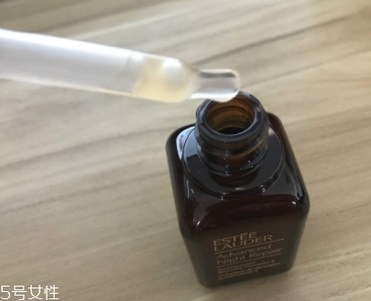 雅詩蘭黛適合油性皮膚嗎？