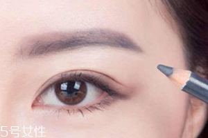 眉筆顏色怎么選擇？與發(fā)色一致不出錯(cuò)