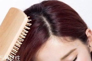 怎么讓頭發(fā)蓬松？換個(gè)方向分發(fā)線