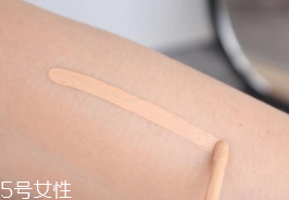 怎么遮瑕雀斑效果最好？雀斑遮瑕少不了遮瑕筆