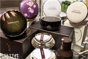 雪花秀氣墊和ysl氣墊哪個(gè)好？補(bǔ)妝也會(huì)很自然