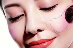 長臉型怎么打腮紅？視覺上縮短臉型