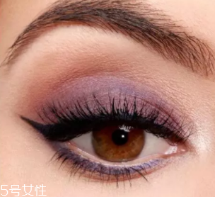 紫色眼影怎么畫好看？淡紫色超有女人味