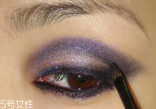 紫色眼影怎么畫好看？淡紫色超有女人味