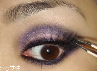 紫色眼影怎么畫好看？淡紫色超有女人味