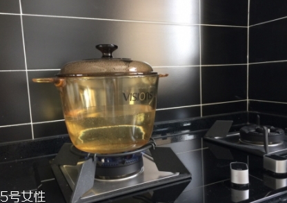 康寧鍋好用嗎？美食博主必備的一款廚具