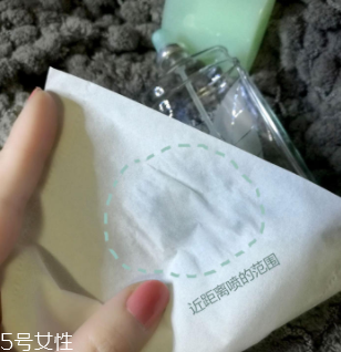 雅頓綠茶香水好聞嗎？宛若置身淡薄陽光下的茶園