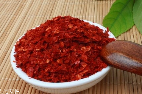 辣椒面長(zhǎng)蟲還能吃嗎 變質(zhì)不要食用