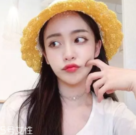 什么女孩適合不留劉海？圓臉妹子掀起劉海更適合你