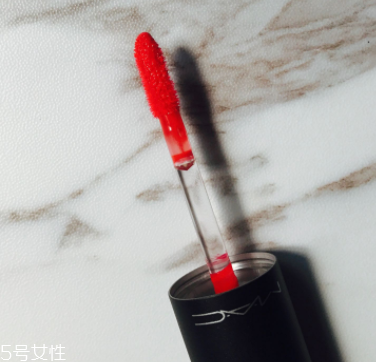 2018今年MAC和紀(jì)梵?？诩t哪個值得買？紀(jì)梵希低調(diào)奢華
