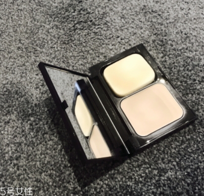 雅詩蘭黛粉餅?zāi)目詈?？補(bǔ)妝定妝的神器