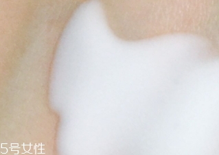 雅詩蘭黛乳液怎么樣？滋潤保濕的秘密
