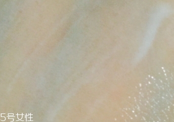雅詩蘭黛乳液怎么樣？滋潤保濕的秘密