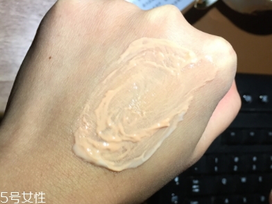 雅詩蘭黛卸妝乳怎么用？