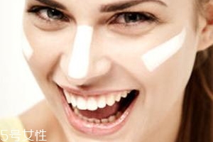 隔離霜怎么洗干凈？卸妝油最適合卸除隔離霜
