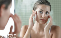隔離霜可以直接涂在臉上嗎？要用補(bǔ)水產(chǎn)品打底才好