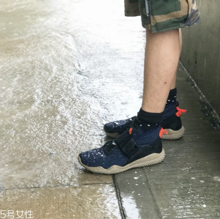 運(yùn)動鞋輕好還是重好？不同運(yùn)動需求不同