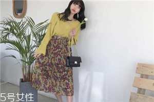 碎花長裙搭配什么上衣？復(fù)古或優(yōu)雅隨意切換