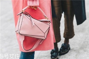 loewe和bv哪個(gè)檔次高？著名奢侈品牌間的對(duì)決