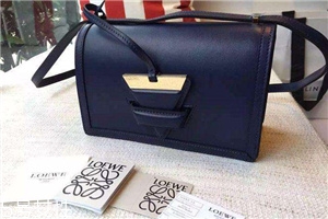 loewe在哪兒買便宜？西班牙皇室品牌