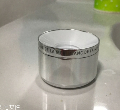 lamer海藍(lán)之謎和阿瑪尼哪個(gè)好？