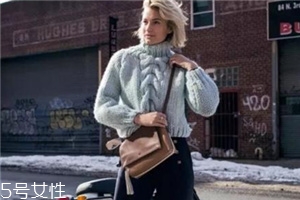 闊腿褲搭配什么毛衣？這個春天這樣穿