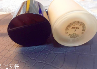 阿瑪尼粉底液脫妝嗎？4小時(shí)后要補(bǔ)妝