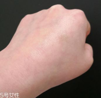 碧唇小藍罐怎么樣？滋潤效果超好