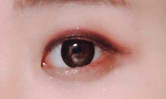 愛麗小屋十色眼影盤哪個(gè)好看？酒紅色非常好看