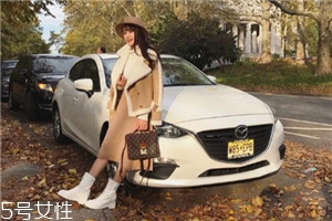 羊羔絨外套配什么鞋子？三款搭配出街不用愁