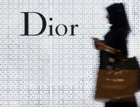 dior迪奧和香奈兒化妝品哪個(gè)好？檔次更高