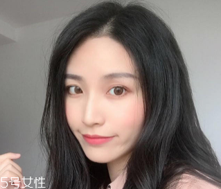 春天適合什么顏色口紅？首選活力西柚色